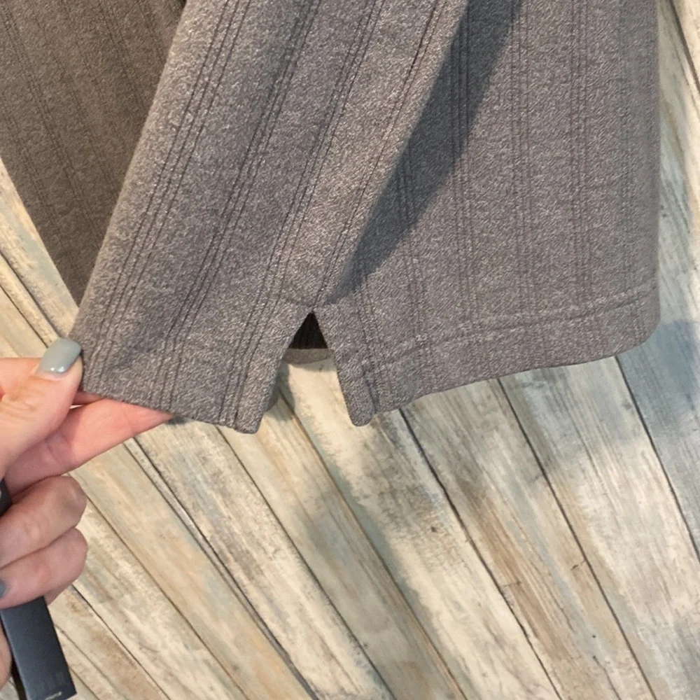 Vanheusen grey Crewneck long sleeve sweater shirt | Medium